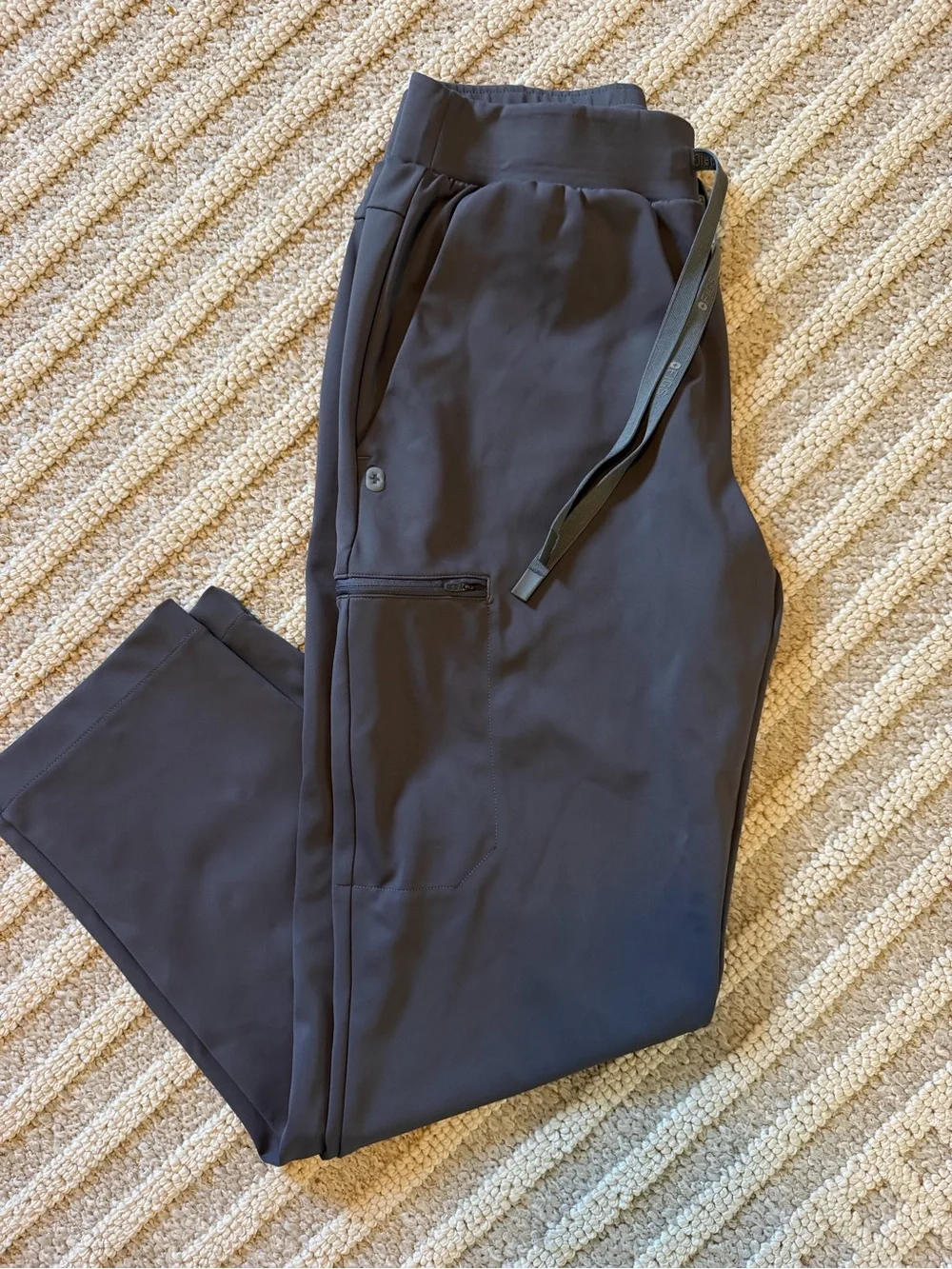 Figs FORMX Charcoal Men's Norris Straight leg scrub pants medium short